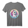Süßes Baby-Einhorn inmitten bunter Sterne - Magisches Kinder T-Shirt für Einhorn-Fans und Fantasy-Liebhaber