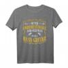 Unterschätze niemals einen alten Mann mit einer Bassgitarre T-Shirt – Perfektes Geschenk für Musiker, Bassgitarristen & Musikliebhaber zu Weihnachten & Geburtstag