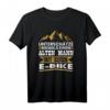 Herren T-Shirt E-Bike Fahrrad E-Bike Elektrofahrrad mit Spruch – Lustiges Geschenk für Radfahrer & Biker, perfekt für E-Bike Enthusiasten