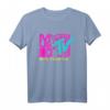 HapKitten Logo T-Shirt mit gestapelten Buchstaben - Nostalgisches TV- und Musik-Design für den besonderen Tag