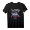 Lustiges Frauen Camping und Wein Spruch T-Shirt – Perfekt für Camperinnen, Weinliebhaberinnen und Naturfreundinnen