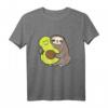 Lustiges Faultier mit Avocado Veganer T-Shirt – Niedliches Faultier-Design für Kinder & Erwachsene, Perfekt als Geschenk für Faultier- und Avocadoliebhaber
