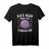 Echte Hexen haben zwei Zauberstäbe - Lustiges Strick T-Shirt für passionierte Handarbeiterinnen und Wollverrückte