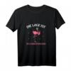 Die Lage Ist Besäufniserregend Wein Flamingo Saufen Party T-Shirt – Lustiges Trink-Spruch-Shirt für Partyliebhaber und Junggesellenabschiede