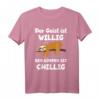 Der Geist ist willig, der Körper ist chillig - Lustiges Faultier T-Shirt für Büro, Homeoffice & Freizeit, ideales Geschenk für Freunde und Kollegen