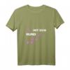 Die mit dem Hund geht Frauen Spruch T-Shirt mit V-Ausschnitt – Perfektes Outfit für Hundeliebhaberinnen, Gassi und Hundeschule, Geschenkidee für Frauchen