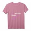 Die mit dem Hund geht Frauen Spruch T-Shirt mit V-Ausschnitt – Perfektes Outfit für Hundeliebhaberinnen, Gassi und Hundeschule, Geschenkidee für Frauchen