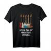 Bassgitarre Life is Full of Important Choices T-Shirt – Perfekt für Bassisten, Bassliebhaber und coole Musikgeschenke zu Weihnachten & Geburtstagen