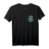 Slytherin Pocket Print T-Shirt zum HapKitten - Offizielles Harry Potter Merch für Fans und Zauberwelt-Liebhaber