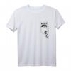 Funky Waschbär T-Shirt mit Taschen-Design – Lustiges Tiermotiv für Tierliebhaber und Fans von frechen Tieren