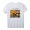 Van Gogh Gemälde Landschaft mit Haus und Pflugmann Kunst T-Shirt - Impressionistische Fine Art Mode für Kunstliebhaber