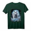 Ein einsamer Wolf auf schneebedecktem Hügel - Fantasie Kunst Design T-Shirt für Wolf Liebhaber & Naturliebhaber
