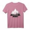 IN THE FOREST Wald Natur Motiv Geometrisch Minimalismus T-Shirt – Retro Tannen Muster für Streetwear, Snowboard & Wanderlust Fans