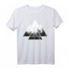 IN THE FOREST Wald Natur Motiv Geometrisch Minimalismus T-Shirt – Retro Tannen Muster für Streetwear, Snowboard & Wanderlust Fans