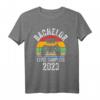 Bachelorstufe abgeschlossen 2023 Gaming T-Shirt – Humorvolles Uni Abschluss Design für Junggesellenabschied & Bachelor Feier 2023
