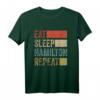 Stilvolles Retro 70er Eat Sleep Hamilton Musical T-Shirt - Lustiges Design für Hamilton-Fans, Events und Partys