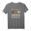 Huhn T-Shirt mit Spruch 'Wenn ihr mich sucht ich bin bei den Hühnern' – Lustiges Geschenk für Hühnerzüchter, Bauern und Hühnerliebhaber