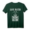 Rum Drinker Save Water Drink Rum Schatzjäger T-Shirt - Humorvolles Geschenk für Piraten, Schatzjäger & Rum-Fans