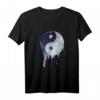 Yin Yang Wasserfarbe T-Shirt - Klassisch geschnitten, doppelt genähter Saum, ideales Geschenk für Kunst- und Philosophie-Liebhaber