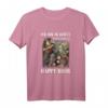 Ich bin in Rente, jede Stunde ist Happy Hour T-Shirt – Lustiges Geschenk für Rentner zu Geburtstag, Feiertagen & mehr