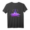 Buddha auf Lotusblüte Meditation T-Shirt – Spirituelle Kleidung für Yoga, Qi Gong, Tai Chi & Retreats, Perfektes Geschenk für Praktiker und Lehrer
