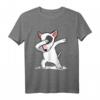 Englisch Bullterrier Tupfen-Shirt DAB mit lustigem Hundemotiv – Cooles Geschenk für Hundeliebhaber, Familien & Kinder