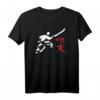 Shaolin Kämpfer mit chinesischer Hellebarde & Kungfu Schrift T-Shirt - Klassisch geschnitten, doppelt genähter Saum