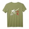 Shaolin Kämpfer mit chinesischer Hellebarde & Kungfu Schrift T-Shirt - Klassisch geschnitten, doppelt genähter Saum