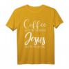 Kaffee und Jesus Christliches T-Shirt - Geschenkideen für Kaffeeliebhaber und Gläubige mit dem Aufdruck: 'Coffee gets me started Jesus keeps me going'