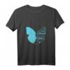 Religiöses Damen T-Shirt mit Bibelvers Philipper 4:13 - Christliches Geschenk für Frauen und Mädchen mit Schmetterling und Herzen