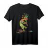 Native American Kokopelli mit Feder - Ethno Spirituelles T-Shirt für Kulturfans, Musiker & Freigeister bei Events, Arbeit & Freizeit