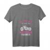 Damen T-Shirt mit Spruch 'Sie Tut Nix Sie Will Nur Motorrad Fahren' – Lustiges Bike V-Ausschnitt Shirt für Motorradfahrerinnen & Biker-Fans