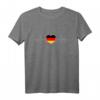 Deutschland Herzschlag T-Shirt mit Deutscher Flagge – Patriotisches Geschenk für Deutschland-Fans, Fußball, Urlaub & Partys