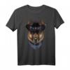 Deutscher Schäferhund in Cowboyhut und Bandana - Kreatives Tierdesign T-Shirt für Hunde- und Tierliebhaber