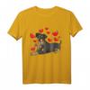Deutscher Pinscher Hund mit Plüschtier und Herzen - Lustiges Hundemotiv T-Shirt für Hundehalter, Herrchen, Frauchen und Kinder