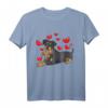 Deutscher Pinscher Hund mit Plüschtier und Herzen - Lustiges Hundemotiv T-Shirt für Hundehalter, Herrchen, Frauchen und Kinder