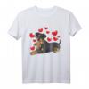 Deutscher Pinscher Hund mit Plüschtier und Herzen - Lustiges Hundemotiv T-Shirt für Hundehalter, Herrchen, Frauchen und Kinder