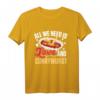 All We Need Is Love And Currywurst - Deutsches Currywurst T-Shirt für Street Food Fans & Humorliebhaber