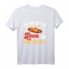 All We Need Is Love And Currywurst - Deutsches Currywurst T-Shirt für Street Food Fans & Humorliebhaber