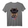 Deutscher Schäferhund mit Cowboyhut & USA Bandana - Kreatives Tierdesign T-Shirt als Geschenk für Hunde- und Welpenliebhaber