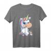 Lustiges Crazy Smoker Einhorn Punk Rocker Tattoo T-Shirt - Rebellisches Festival-Outfit und Geschenk für Einhorn- und Punk-Fans