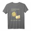 Lustiges Stricken Spruch T-Shirt: 'Komme was WOLLE, ich Schaf das' für Woll- und Handarbeitsliebhaber