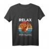 Damen Vintage Eichhörnchen T-Shirt mit V-Ausschnitt – Entspann dich, wir sind alle verrückt, perfektes Geschenk für Tierliebhaber, Freunde & Familie