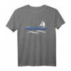 Segelboot auf Wasser T-Shirt – Perfekte Geschenkidee für Segler, Wassersportler & Sommerurlauber
