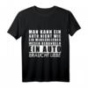 Ein Auto braucht Liebe T-Shirt – Humorvolles Tuning Spruch für Autoliebhaber und Werkstattfans