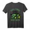 Coole Jungs fahren Traktor Trecker T-Shirt mit lustigem Spruch – Perfektes Geschenk zum Geburtstag oder Weihnachten für Landwirte, Traktorliebhaber und Bauernhof-Fans