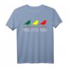 Three Little Birds | Reggae Musik T-Shirt mit Rastafari-Design & Jamaika Flagge – Perfekt für Reggae Fans & Vögel-Liebhaber