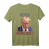 HapKitten Trump nie aufgeben T-Shirt – Humorvolles Politisches Statement mit Mugshot für Geburtstagsgeschenke
