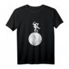 Jongleur mit Keulen auf einem Ball Jonglage T-Shirt - Perfektes Geschenk für Zirkus- und Freizeitartist, Geburtstag oder als Anerkennung für Jongliertechnik