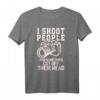 Lustiges Fotografen T-Shirt mit Aufschrift 'I Shoot People' – Perfektes Geschenk für Fotografen, Hobbyfotografen & Fotografie-Enthusiasten